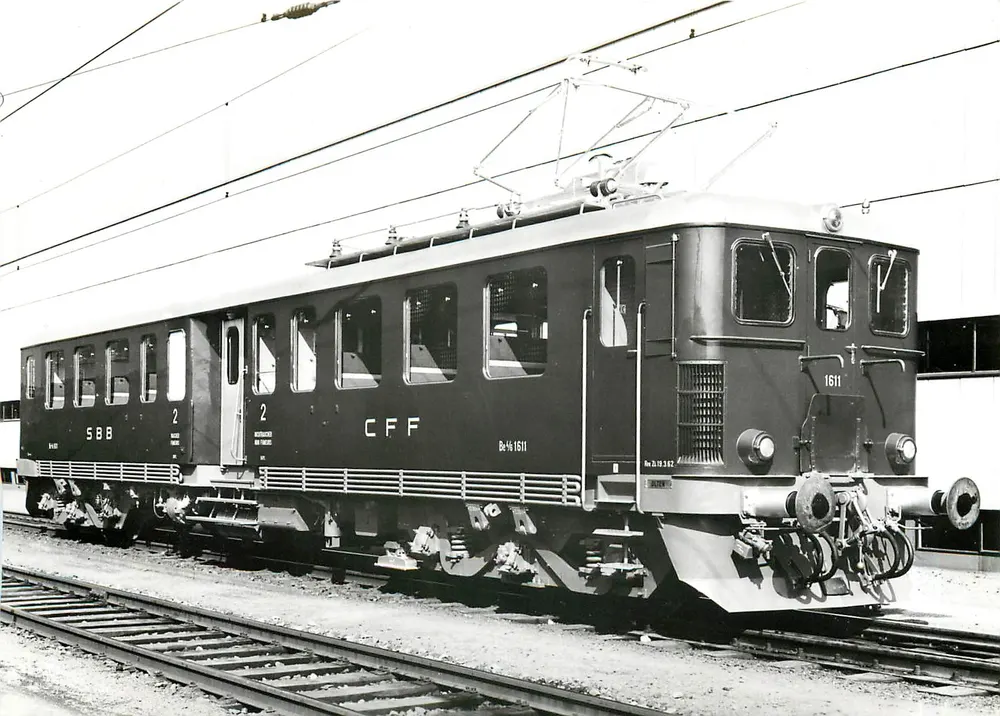 विद्युत स्व-चालित रेलगाड़ी Be 4/6 1611 — SBB/CFF — फोटो संख्या 55 - आगे