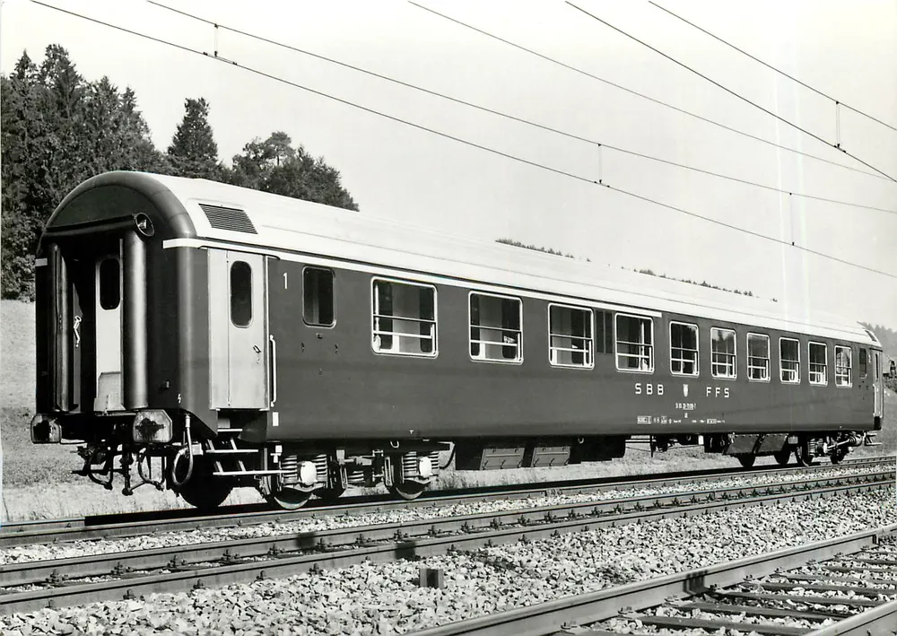 Train SBB/CFF — wagon ABm RIC 51 85 30 - 70 000 - 024 — SBB/CFF - Recto