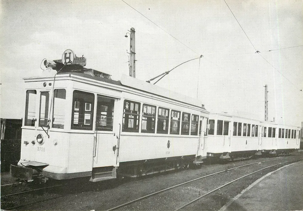 Tramway von Halle-Interne - Triebwagen 9728 — Serie 9715-9728 — Verlag AMUTRA, Brüssel - Vorderseite