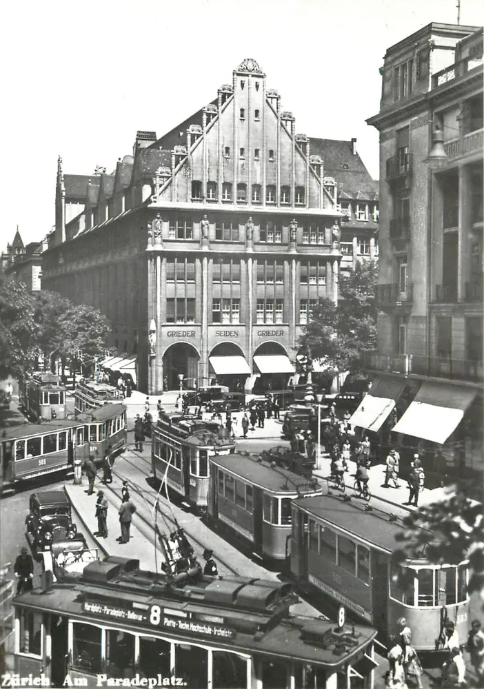 Zürich. Am Paradeplatz — Ansicht der Tram-Station und des Gebäudes Grieder — Verlag Verein Tram-Museum Zürich, Nr. 37 - Vorderseite