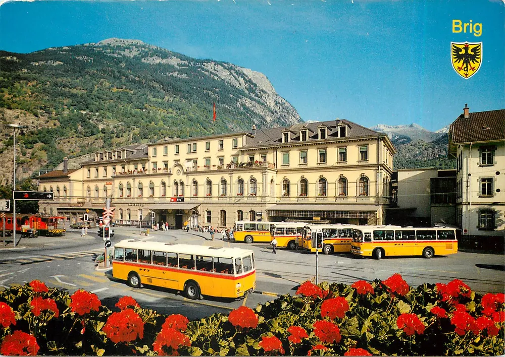 Brig — Estação rodoviária e montanhas — Rudolf Suter AG, Zurique, n°2731 - Frente