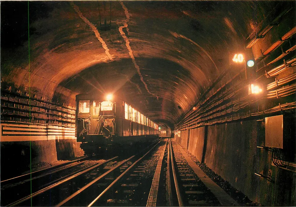 Pociąg Sprague na linii 5 — w pobliżu stacji Bastille — Cercle Ouest Parisien d'Études Ferroviaires (COPEF) Seria 'Métro de Paris' N° 1991/6 - Awers