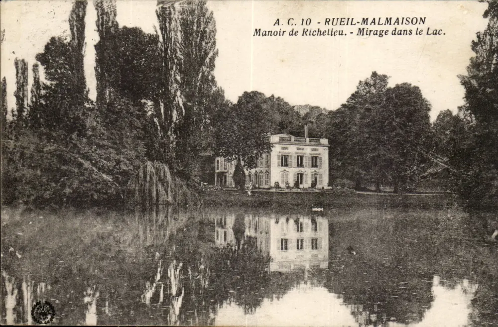 Schloss Richelieu — Spiegelung im See — A.C. 10 — Rueil-Malmaison - Vorderseite