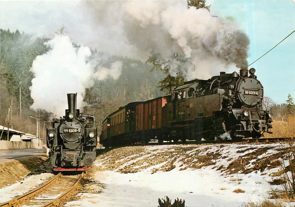 Duas locomotivas a vapor — Deutsche Reichsbahn, Selketalbahn — edição do Museu dos Caminhos de Ferro de Wernigerode - Frente