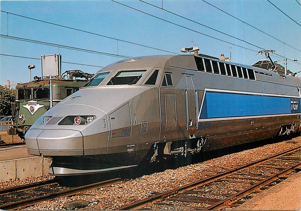 TGV Atlantique — Zugnummer 322 an der Dreux Station — Foto Serge Baliziaux, Nr. 90 - Vorderseite