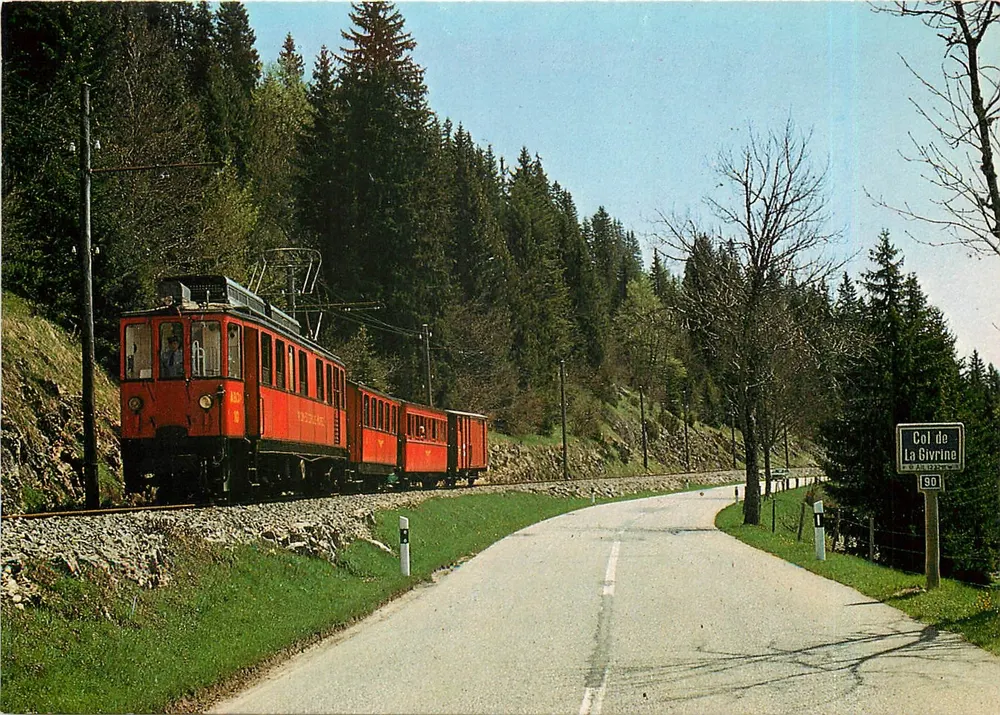 Colle di La Givrine — treno rosso in montagna — Edizioni Helio - Recto