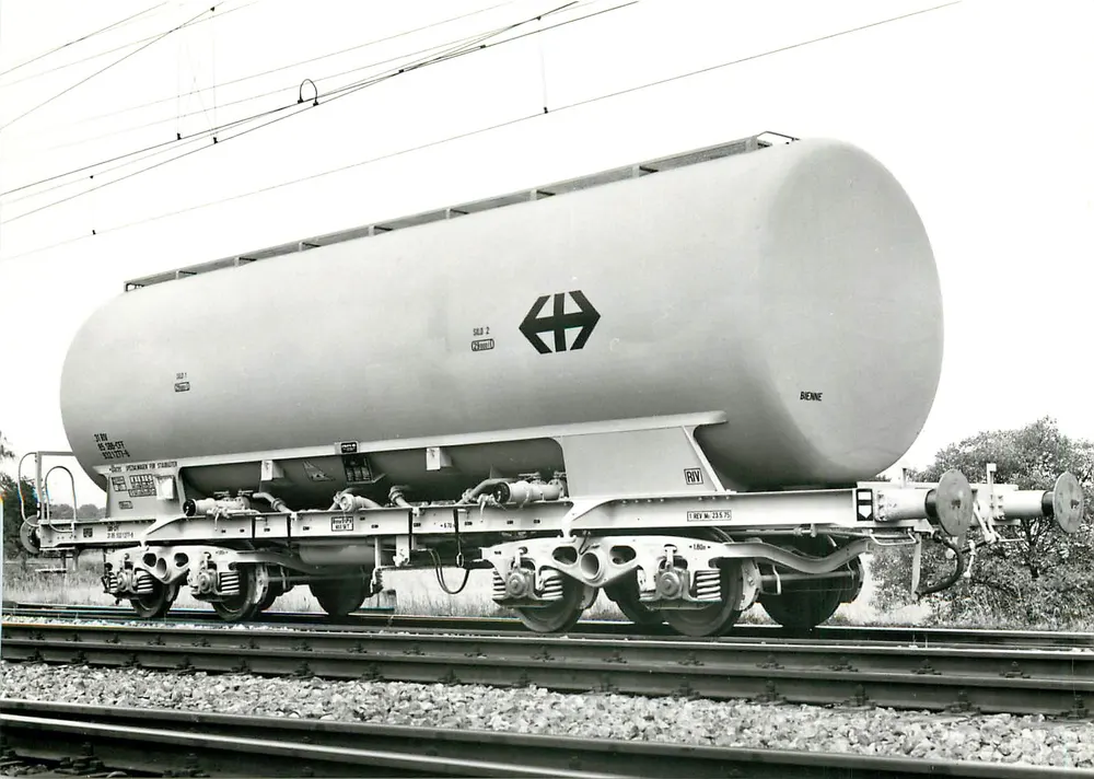 Wagon-cisterna SBB-CFF — série 31 05 932 1 251-301 — editor SBB/CFF - Frente