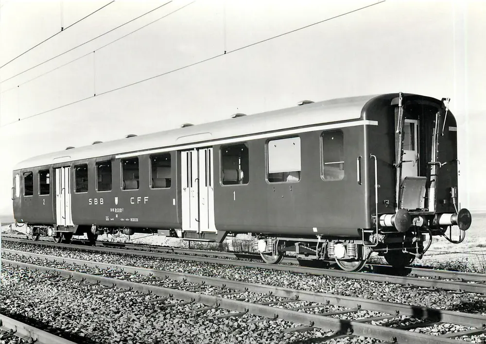 Trem SBB CFF — vagão de passageiros — SBB CFF - Frente