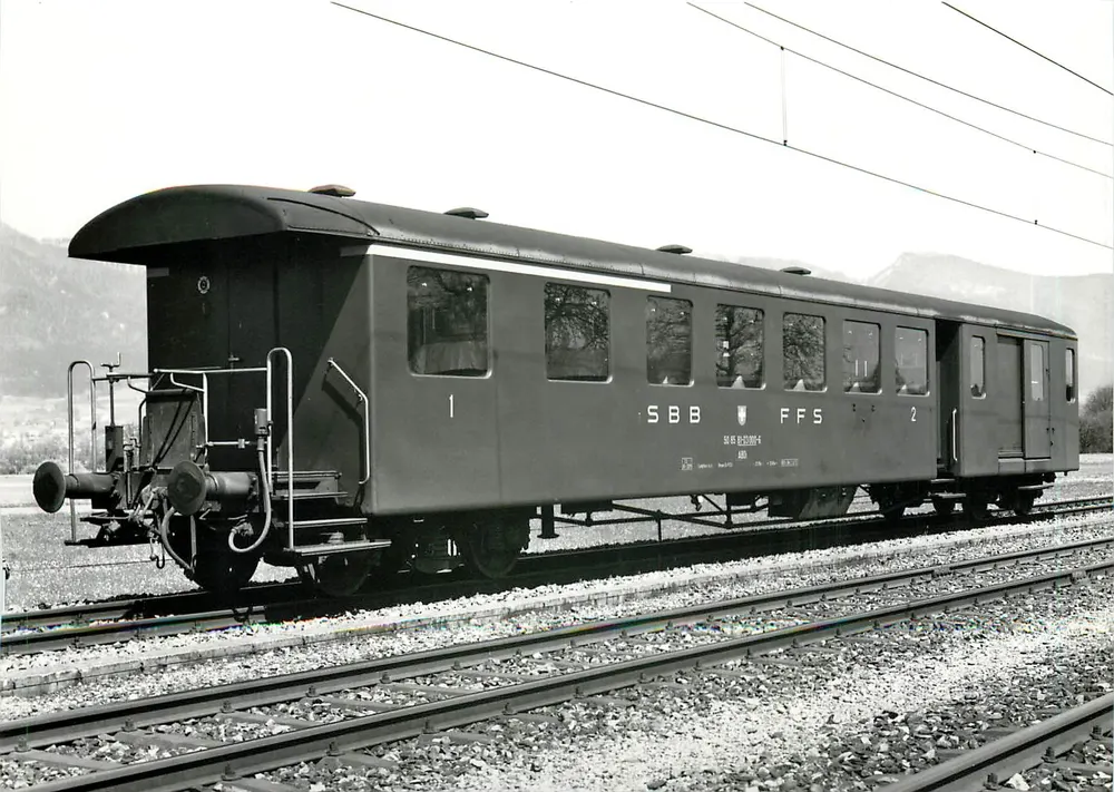 Trem SBB/FFS — vagão de passageiros — SBB-CFF-FFS - Frente