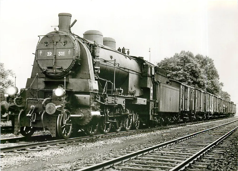Lokomotive 39 301 — Österreichische Bundesbahnen, Wien Nordbahnhof — Deutsche Gesellschaft für Eisenbahngeschichte e.V. - Vorderseite