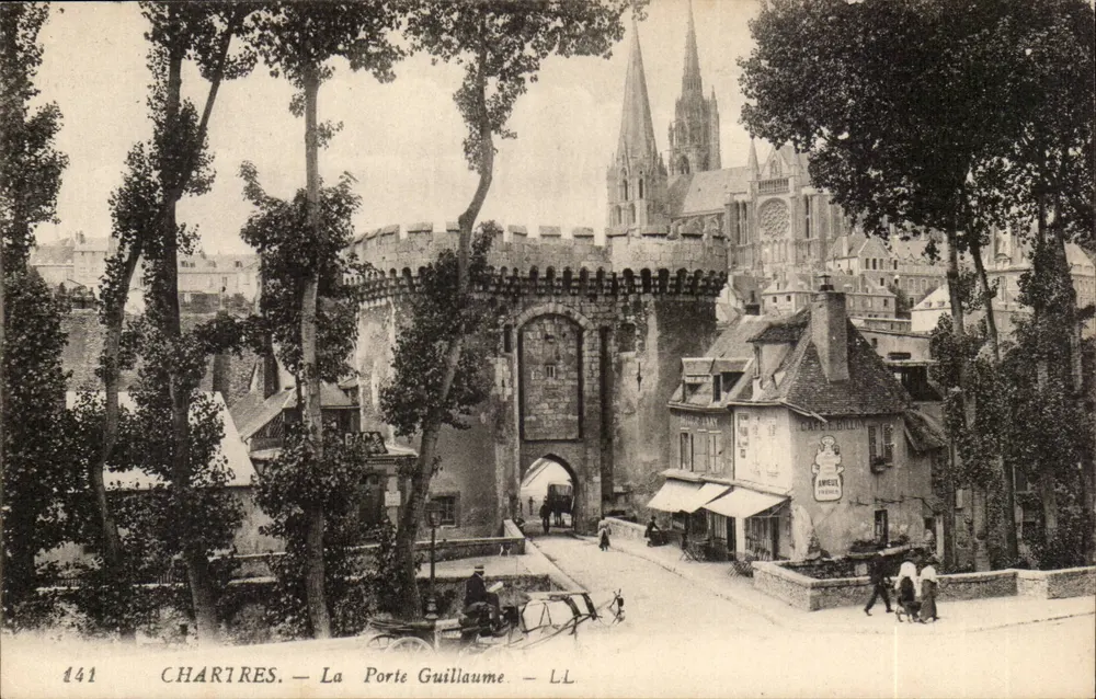 Chartriers — A Porta Guillaume — LL - Frente