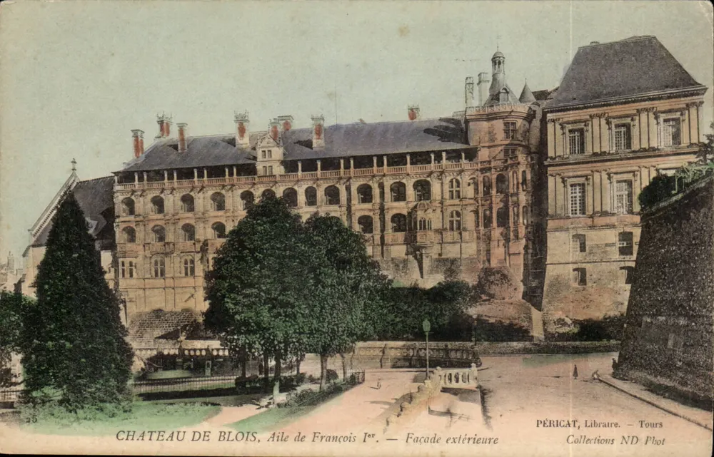 Schloss Blois — Flügel von François I — Äußere Fassade — Péricat, Buchhändler - Tours - Vorderseite