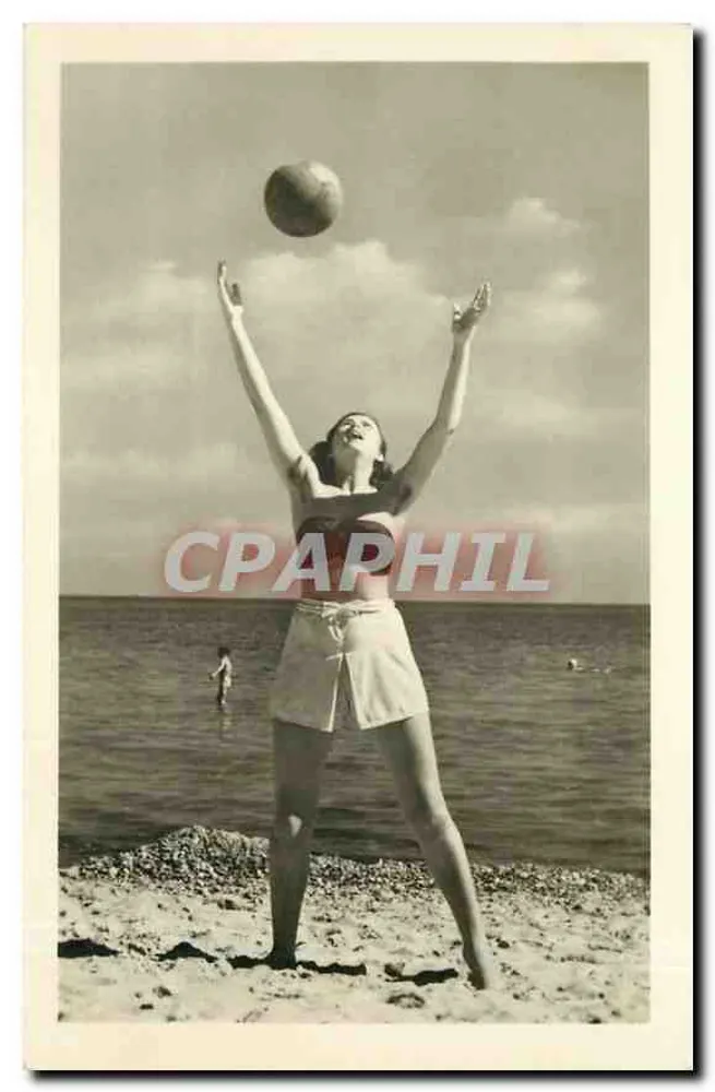 Femme jouant au volley-ball sur la plage — VEB Volk Kunst Verlag Ichenbach, n° 554 - Recto