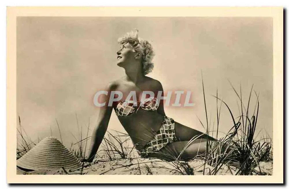 Femme en maillot de bain à motifs — plage — Gebr. Grolöff, Magdeburg, n° 4466 - Recto