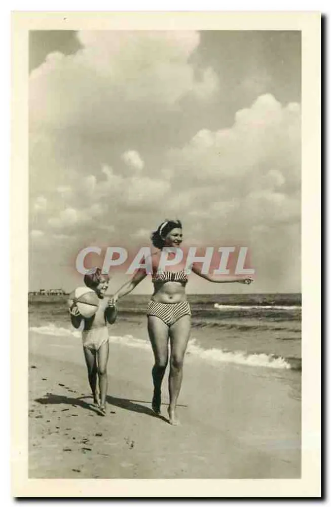 Femme et enfant sur la plage — VEB Echtle Photographie, série 554 - Recto