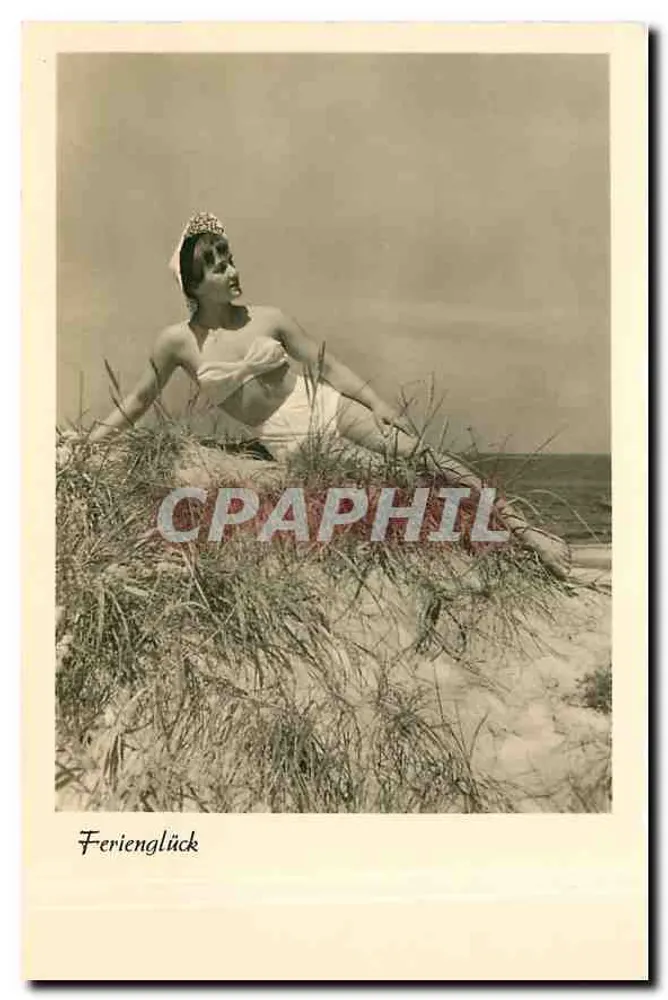 Félicité de vacances — femme en robe blanche et couronne sur dune — éditeur Geb. Catali, Magdeburg, n° 4076 - Recto