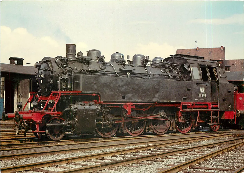 Locomotiva a vapor DB 86 260 — depósito de Plattling — editor der bahnhladen, n° 10350/83 - Frente