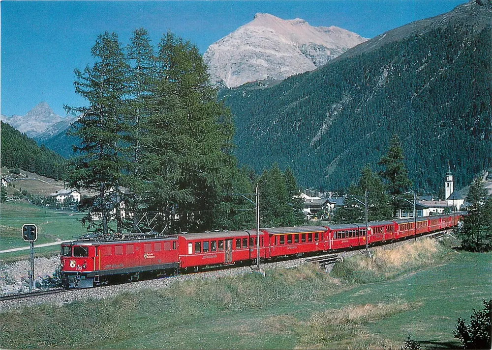 Train rouge sur la ligne Albula — Pontresina — Samedan — 1989 — Eurova-Verlag - Recto