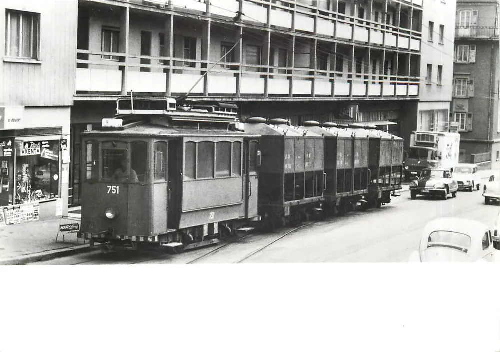 Trem de carga na Avenue de Morges em Lausanne — 1970 — Ferrovia Turística Bionay-Chamby, n°55.903 - Frente