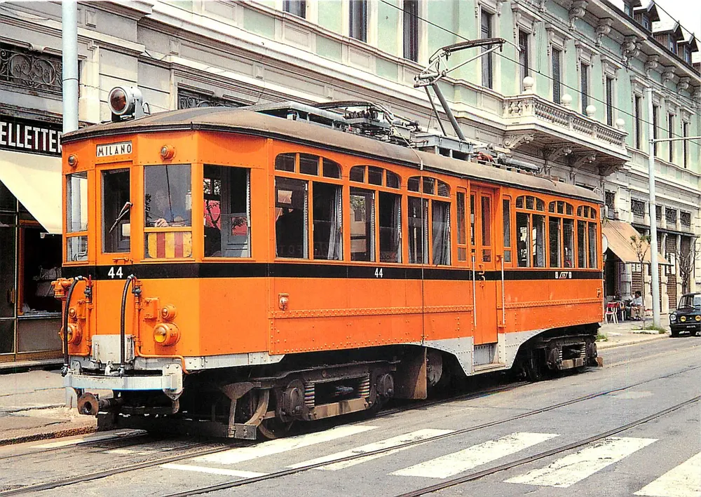Elektrischer Vorortstramway Nr. 44 in Mailand — Aufnahme Juni 1987 — Verleger der bahnladen, n°15014/92 - Vorderseite