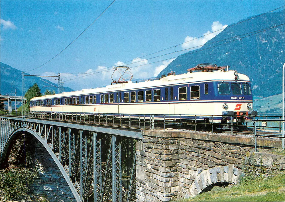 विद्युत ट्रेन 4030 241-6 — ऑस्ट्रियाई फेडरल रेलवे — REIJu कलर कार्टे - आगे