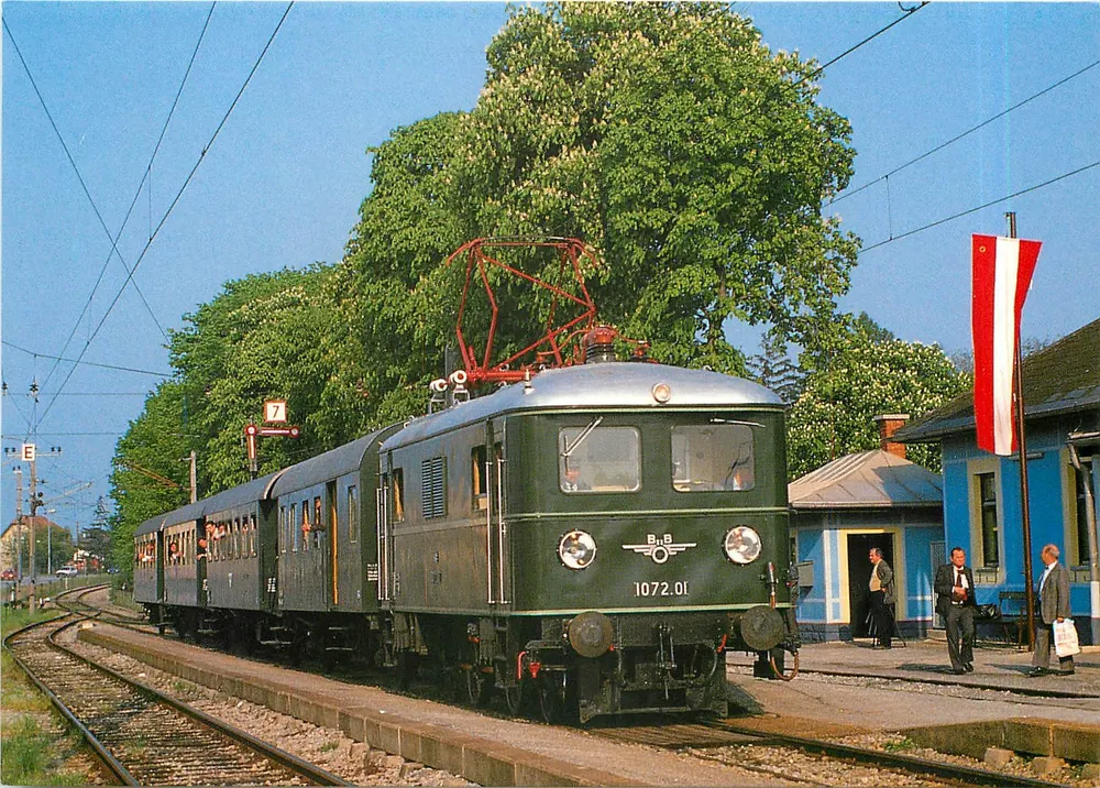 इलेक्ट्रो-लोकोमोटिव 1072.01 — जुबिली-सोंडरज़ुग '75 जाहर प्रेसबर्गरबाहन' — रेइजू कलर कार्टे - आगे