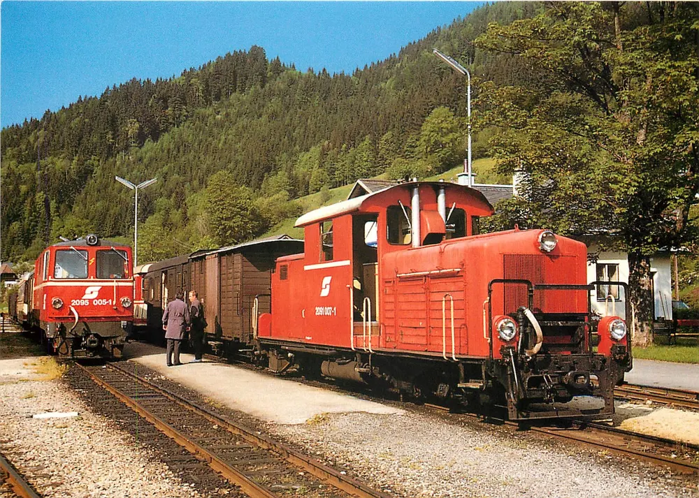 ÖBB-Züge 2091 007-1 und 2095 005-1 — Bahnhof Lunz am See — Verlag der bahnhalden, Nr. 11072/92 - Vorderseite