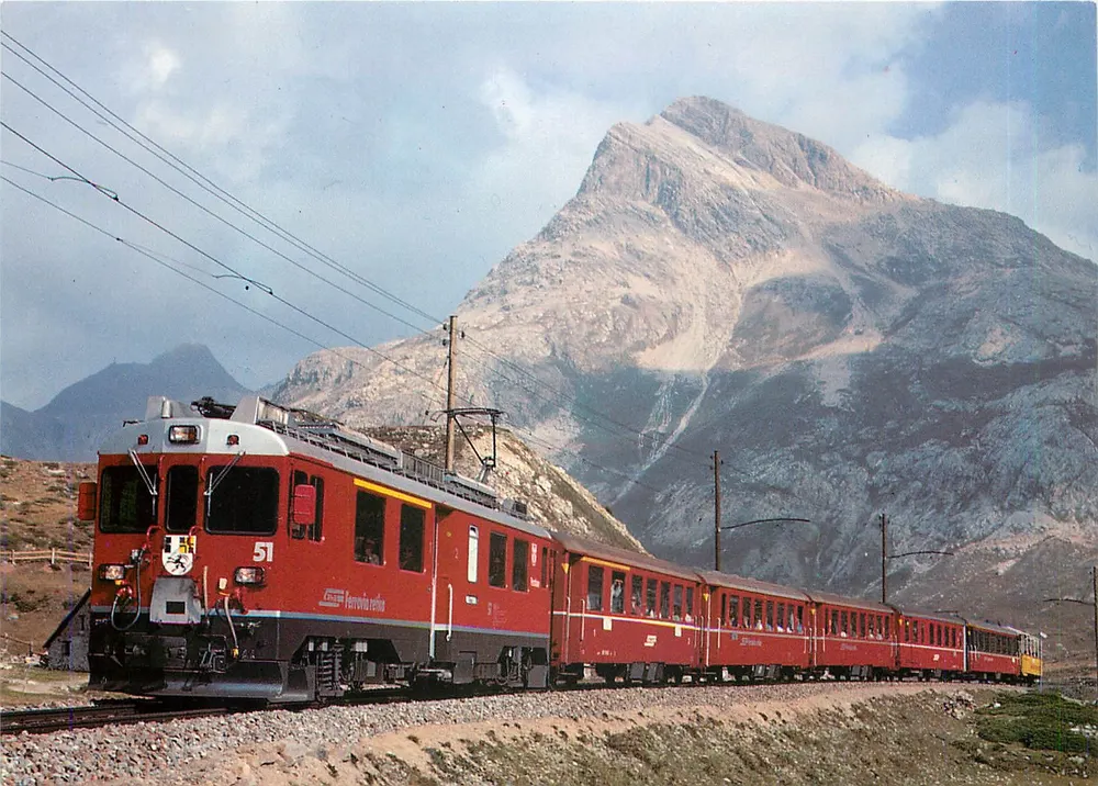 Train de la Rhätische Bahn — locomotive électrique ABe 4/4 51 «Poschiavo» — éditeur der bahnladen, n° 10571/90 - Recto