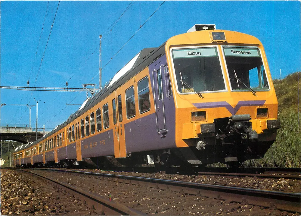एक्सप्रेस ट्रेन — SBB-CFF — RABDe 8/16 — 1974 - आगे