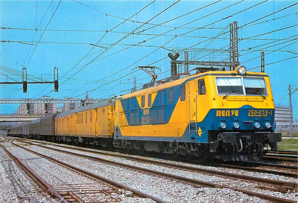 ईलेक्ट्रिक लोकोमोटिव रेनफे 250-073-1 — बार्सिलोना-तुनिस के एक्सप्रेस ट्रेन — एडीशन फेरोविअरियास - आगे