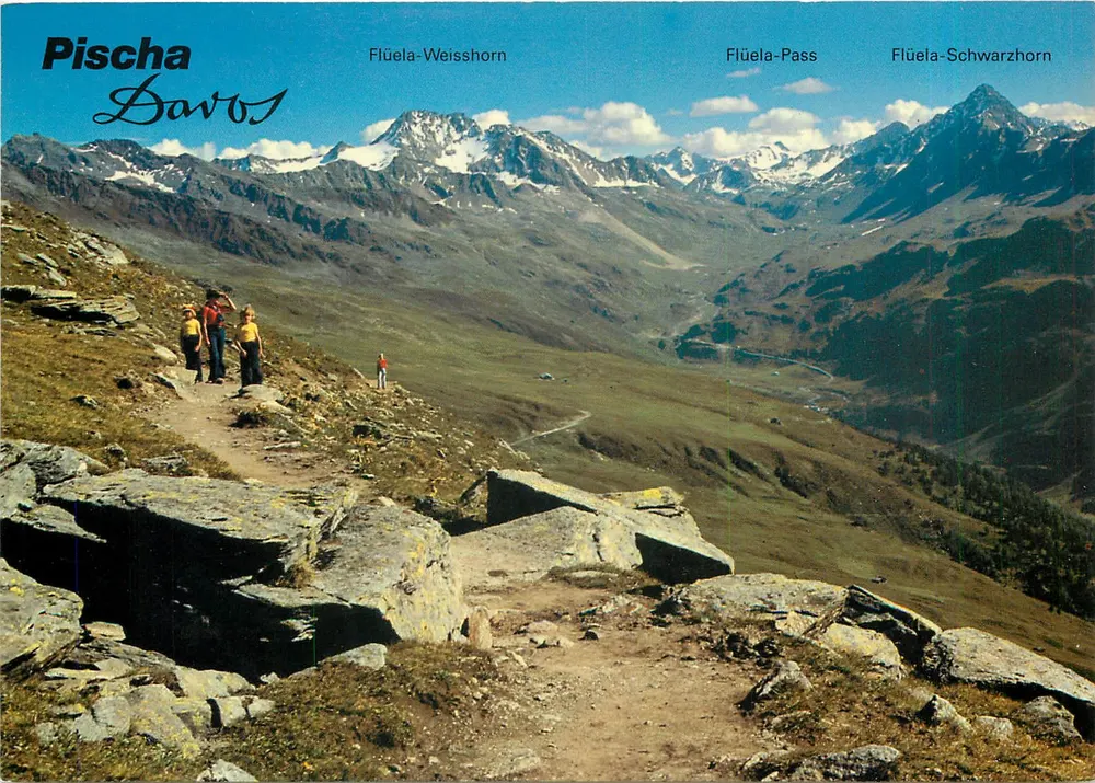 Pischa — Davos — widok z Flüela-Pass i szczytów Flüela-Weisshorn i Flüela-Schwarzhorn — Farbphoto Futter, Davos - Awers