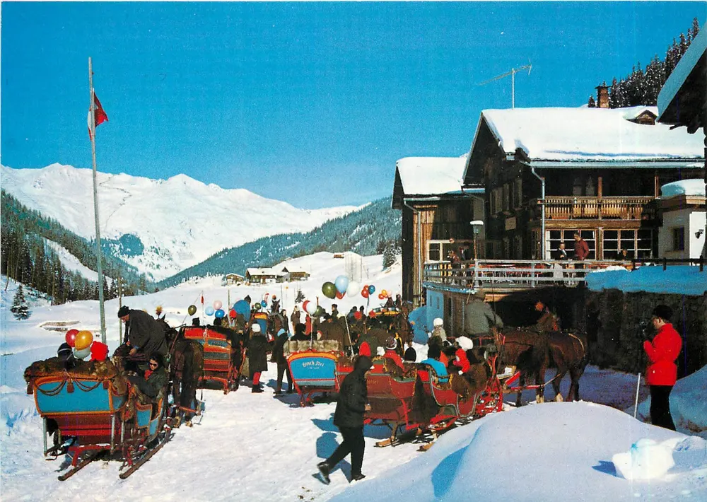 डावोस-डिस्चमा — पार्सेन के दृश्य — रेस्तरां टेयूफी - आगे