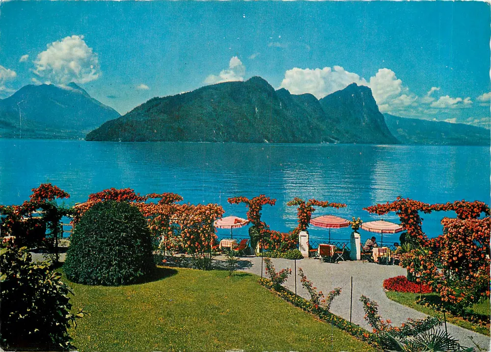 Vitznau nad jeziorem Vierwaldstätter — Hotel Vitznauer Hof, Parkanlage — Agfacolor, Zug - Awers