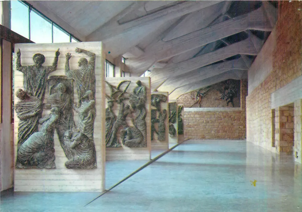 Chiesa di S. Giovanni B. dell'Autostada del Sole — Narthex vu de l'entrée — Éditeur: Editoriale Firema, Roma - Recto