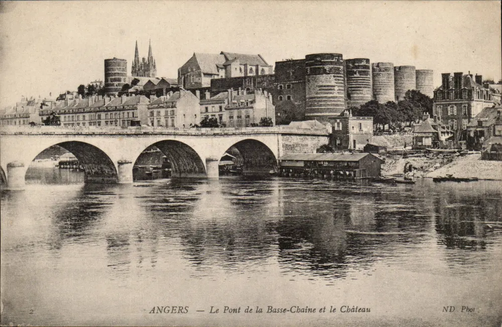 Angers — Le Pont de la Basse-Chaîne et le Château — ND Phot - Recto
