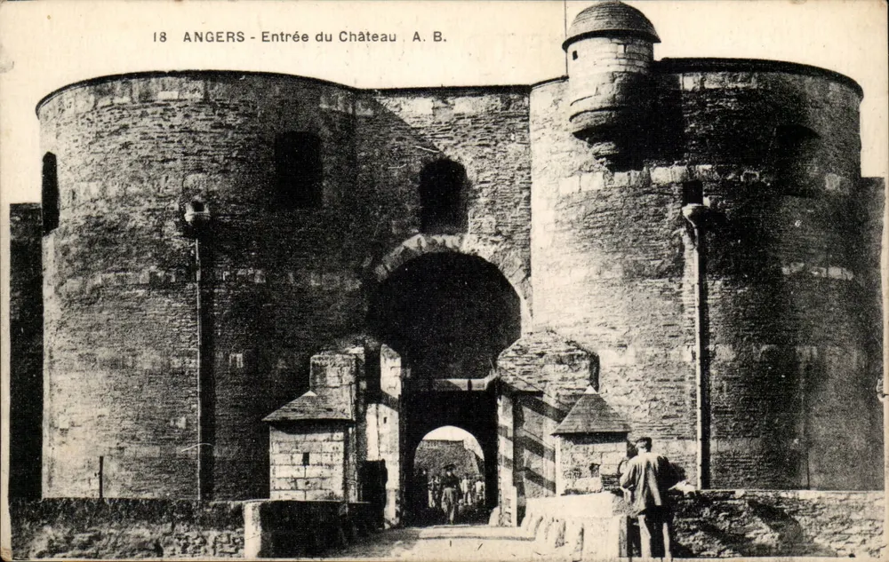 Angers — Entrada do Castelo — A. B. — Fototipia A. B. - Frente