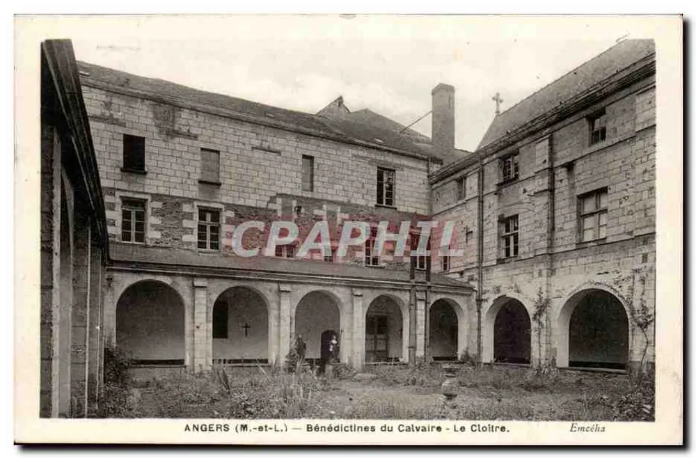 Angers (M.-et-L.) — Bénédictines do Calvaire — O Cloître. — Émécéa - Frente