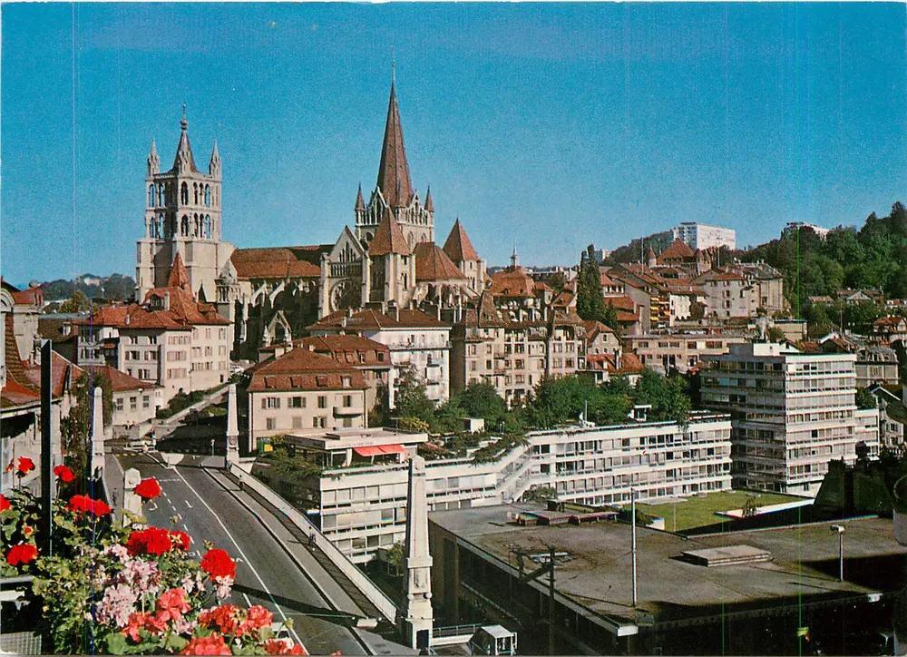 Lausanne, la Cathédrale et le pont Bessières — Édition Perrochet S.A. n° 6276 - Recto