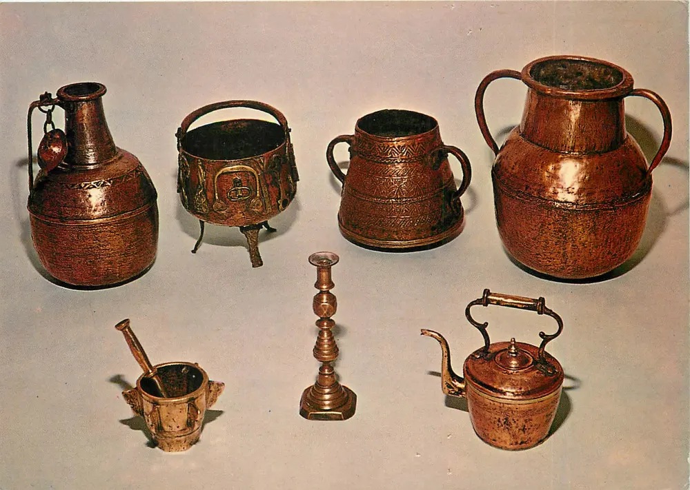 Antiquités en cuivre, laiton et bronze — Maroquin, Ceuta - Recto