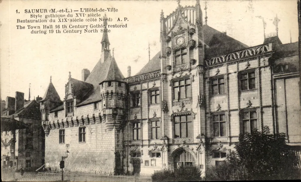 Saumur (M.-et-L.) — O Hotel-de-Ville — Estilo gótico do século XVI, restaurado no século XIX (lado Norte) - Frente