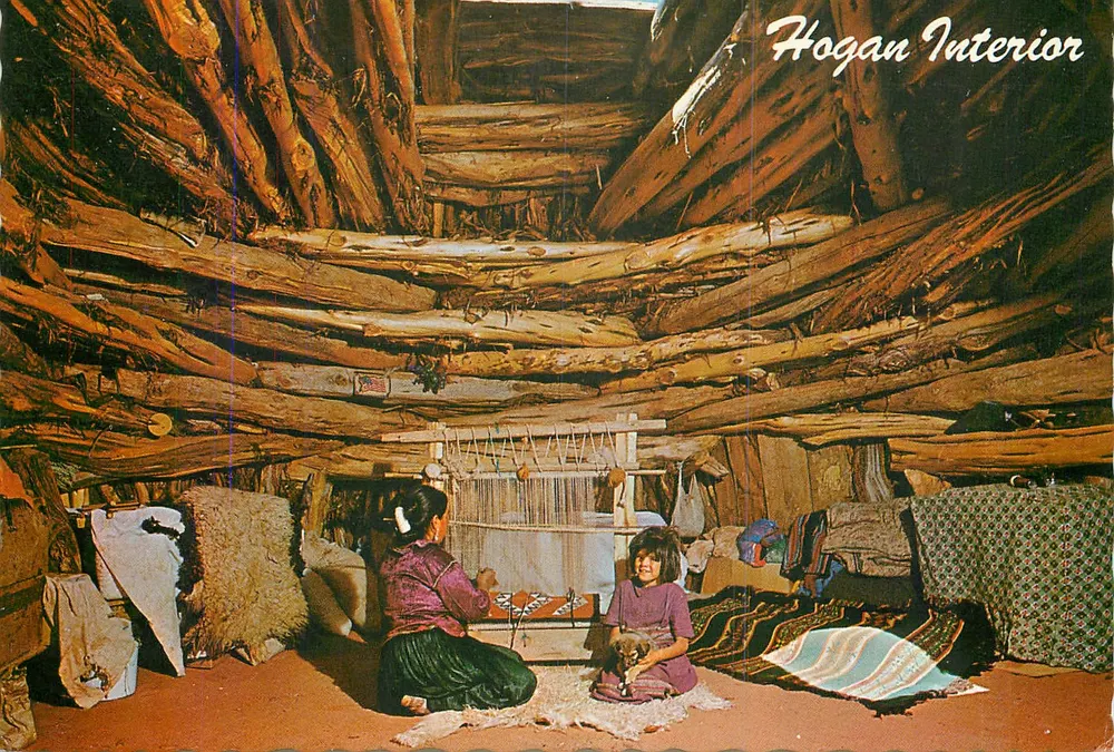 हॉगन के अंदर — मॉनूमेंट वैली, अरिजोना — कॉन्टिनेंटल कार्ड B129 - आगे