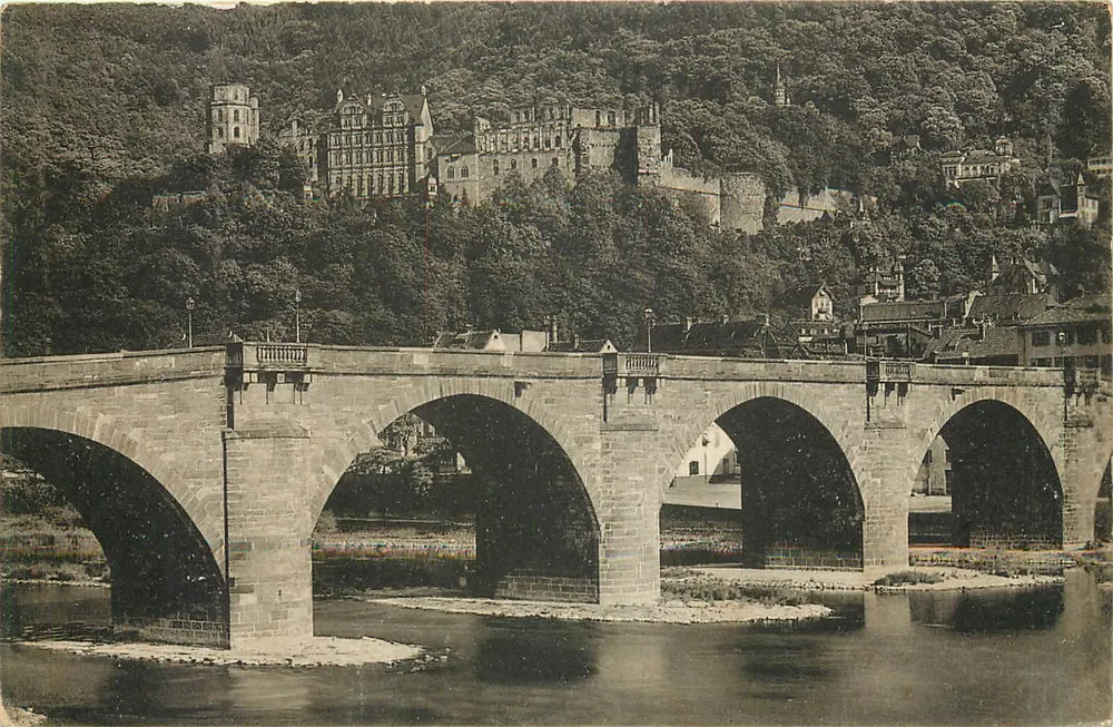 Schloss Heidelberg und die alte Neckarbrücke — Verlag von Edm. von König, Heidelberg, No. 3497 - Recto