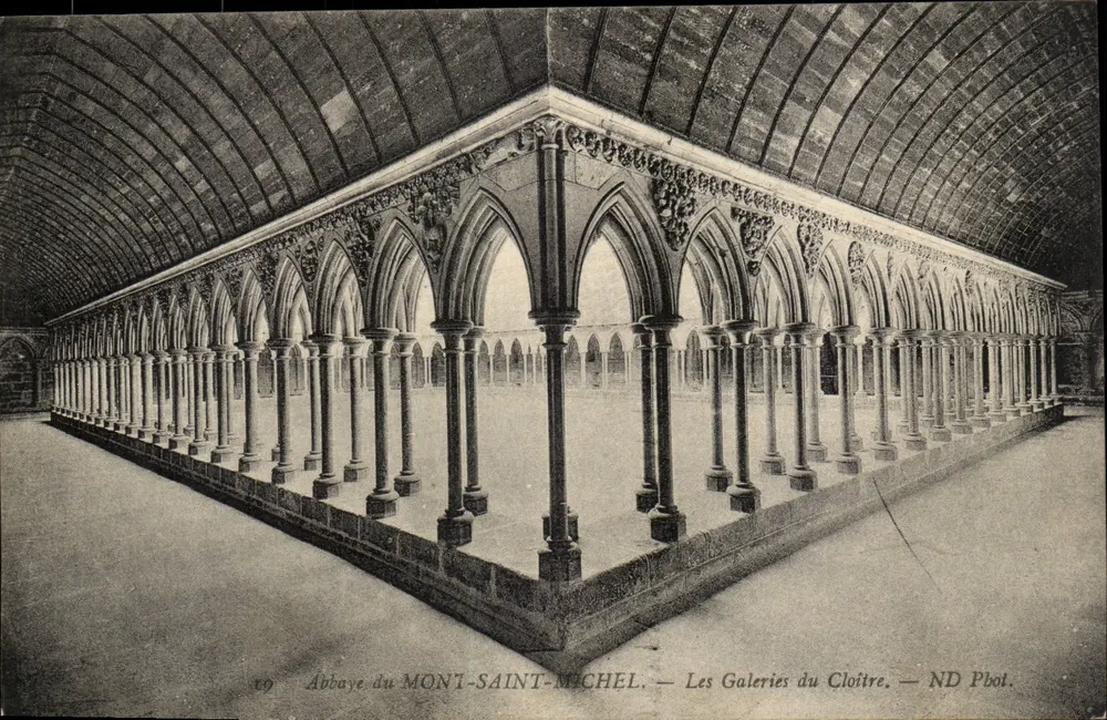 Abadia do MONT-SAINT-MICHEL — As Galerias do Claustro — ND Pbol. - Frente
