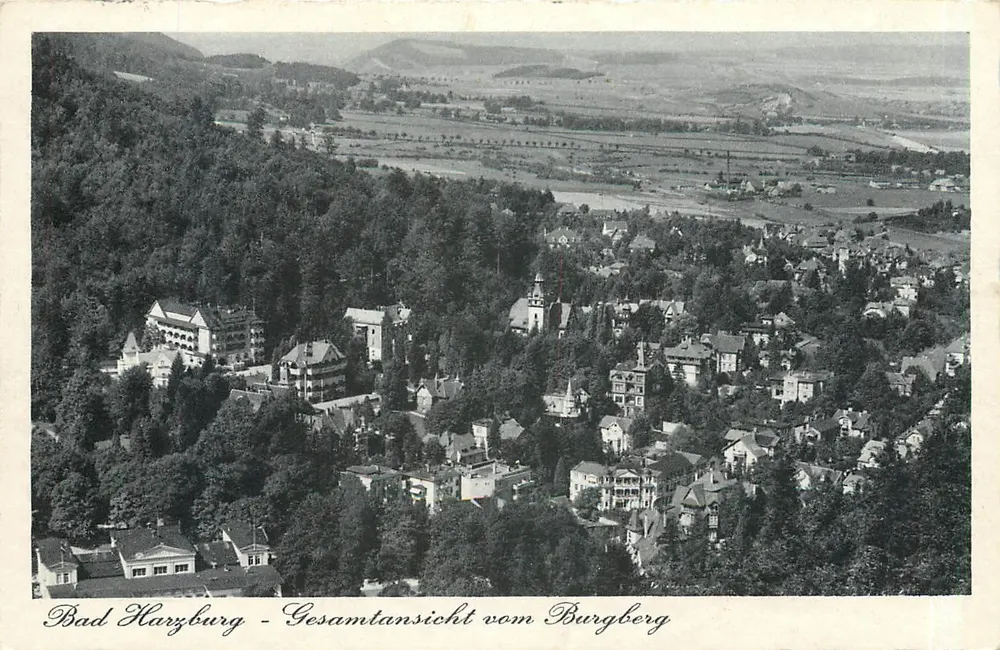 Bad Harzburg - Gesamtansicht vom Burgberg — Verlag Schöning & Co. Lith. Nr. Har 39 - Vorderseite