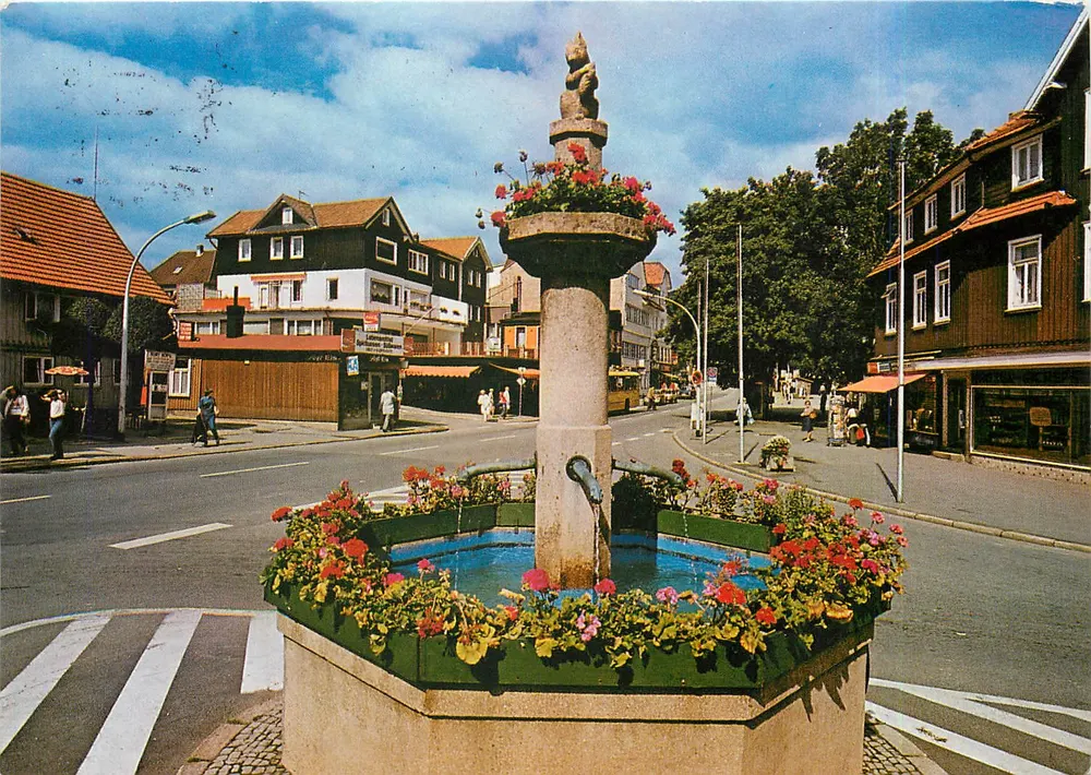 Braunlage in the Oberharz — Squirrel Fountain — Cramers Kunstpostkarten 3389 - Front