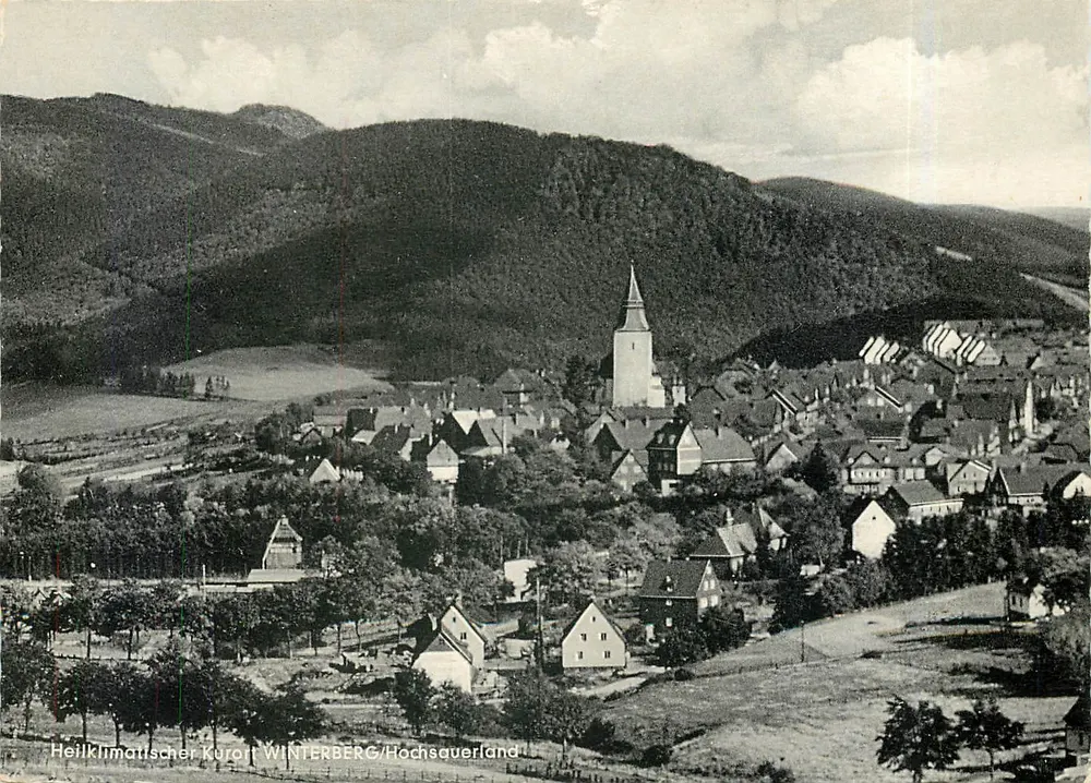 Winterberg — vista panoramica del paese e della torre — editore W. Kräming & Co., Siedlinghausen, n° 974 - Recto