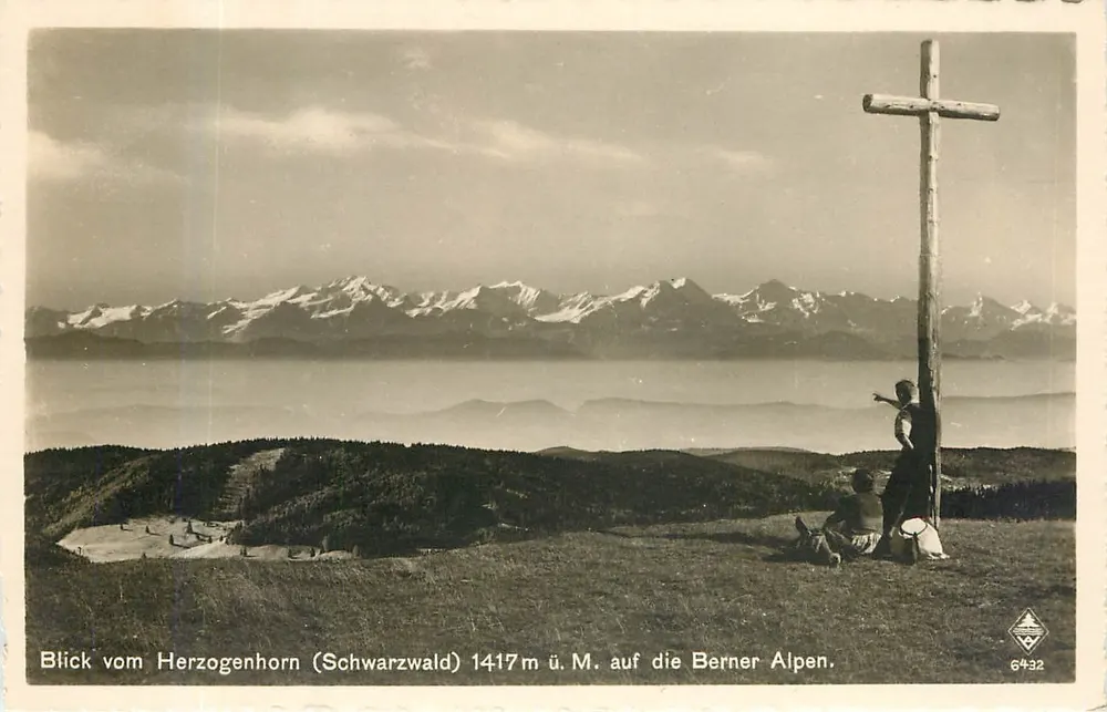 Ausblick vom Herzogenhorn (Schwarzwald) 1417m ü.M. auf die Berner Alpen — Verlag Karl Albert Breuburg i. Br. - Vorderseite