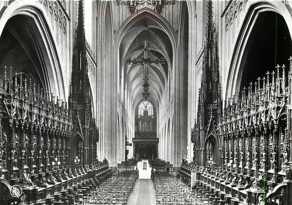 Anversa - Cattedrale — Cappella e navata centrale — Anciens Éts. Etn. v. Brussel - Recto