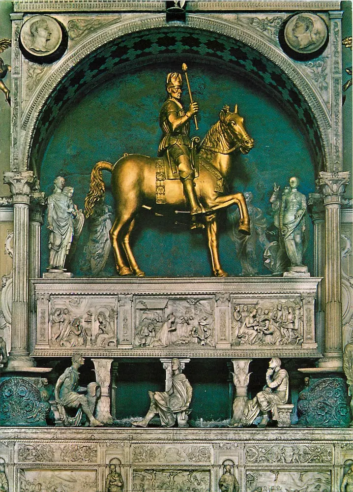 Bergamo - Innenansicht der Colleoni-Kapelle - Reitstatue von Bartolomeo Colleoni (heiliger Sisto) - Vorderseite