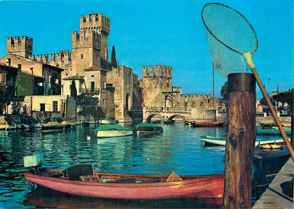 Lago di Garda - SIRMIONE — Schloss Scaligéro — Verleger Franceschi, n° 1136 - Vorderseite